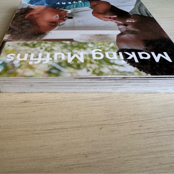 Lovevery Making Muffins Flip Board Book The Helper Play Kit Months 25, 26, 27 - Picture 5 of 9